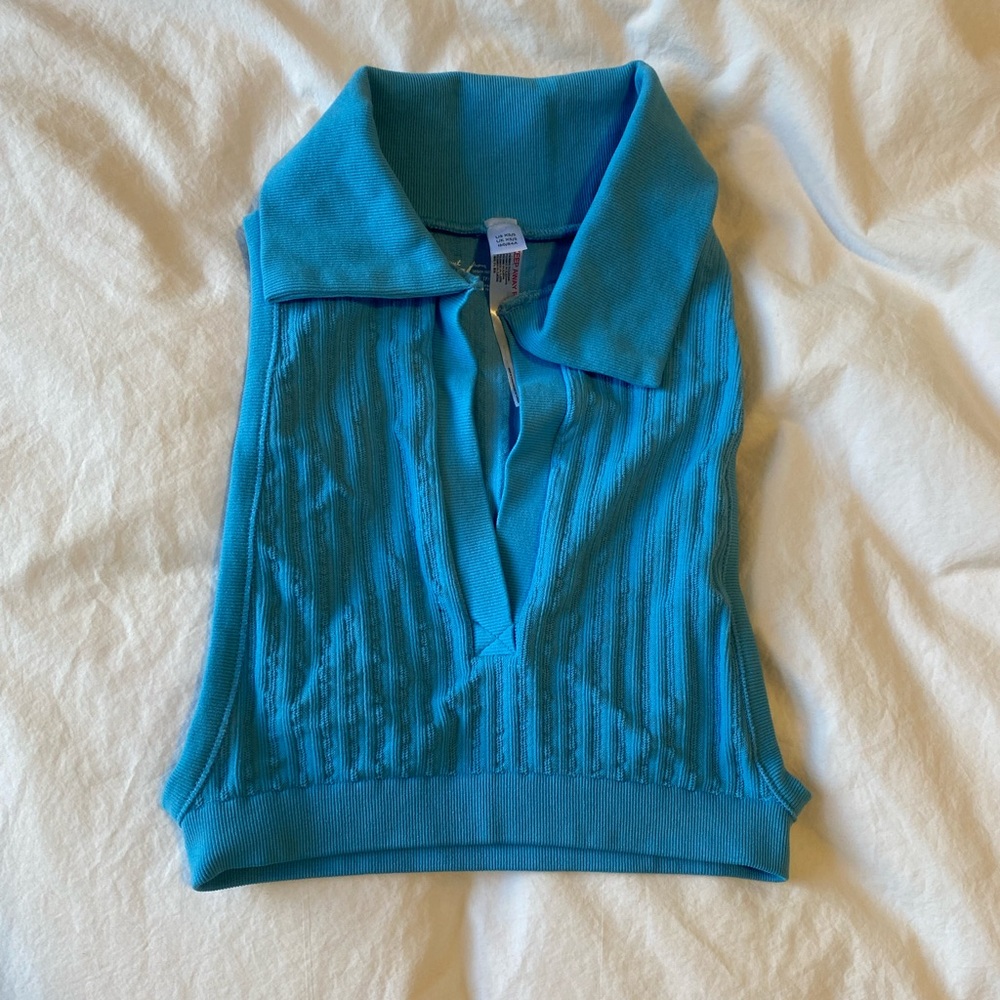 Urban Outfitters collared crop top size xs.